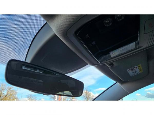 VOLKSWAGEN GOLF Life 2.0 TDI 116cv + Camera de Recul + Travel Assist + Keyless + Alarme + Dicover Pro + JA17