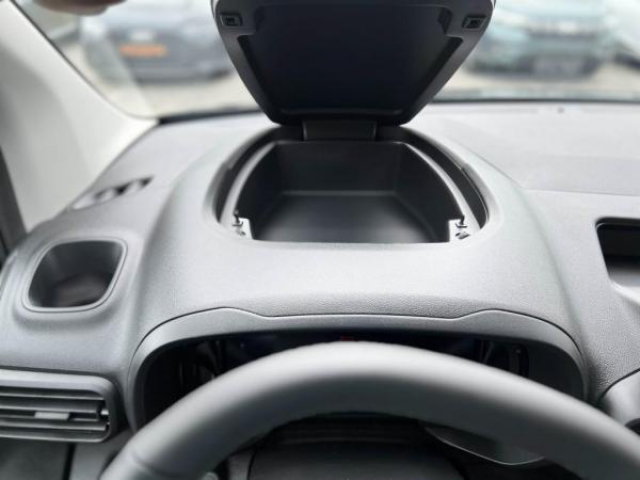 CITROEN BERLINGO Max VP M 1.5 BlueHDi 130cv EAT8 + Drive Pack + Navigation et Mirror Screen + NEUF 0KM