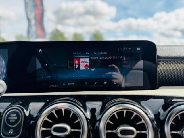 MERCEDES CLA Progressive Line 200D 8G-DCT + Pack Cuir + Carplay + HIFI Advanced + Sieges AV et Volant Chauffant