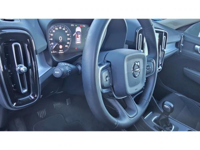VOLVO XC40 Momentum D3 150cv + Camera de recul + Navigation + Systeme audio