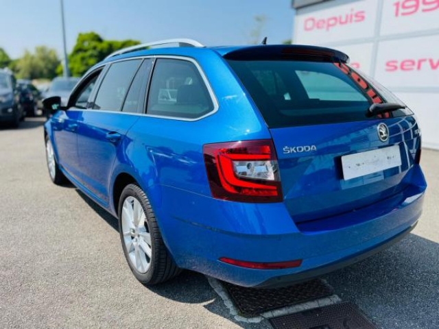 SKODA Octavia combi Active 1.6 TDI 116cv + Pack Hiver + Clim Auto + Full LED + Antibrouillard + JA 17