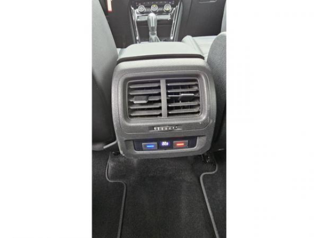 VOLKSWAGEN TOURAN HIGHLINE 1.5 TSI 150cv DSG7 7places + Camera de recul + Sellerie en cuir + Sieges AV Chauffant