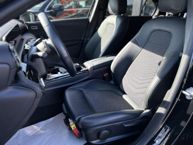 MERCEDES CLASSE A Business Line 2L 180D  8G-DCT + CAMERA DE RECUL