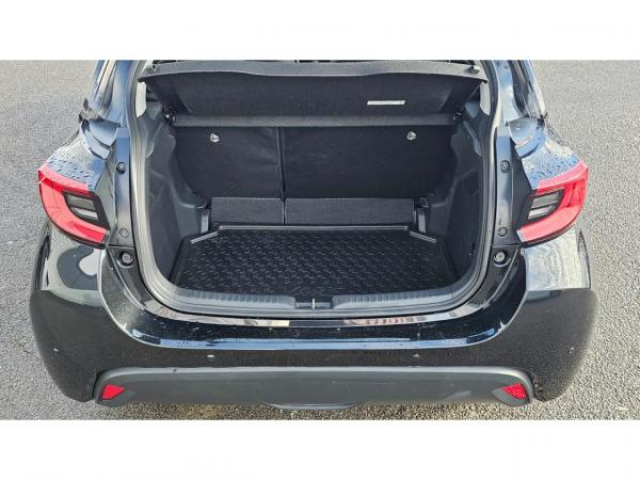 TOYOTA YARIS Design Hybrid 1.5L 116cv BVA e-CVT 1ere Main