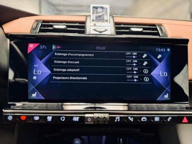 DS DS 7 CROSSBACK So Chic 1.5 BlueHDi 130cv EAT8 Inspiration OPERA + Toit pano + Hifi Focal + Night Vision + Led