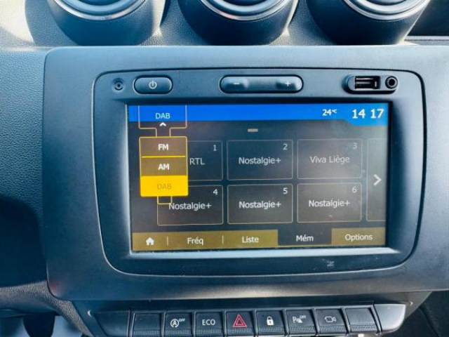 DACIA DUSTER 15 Ans 1.5 BluedCi 115cv Inclus Caméra 360 + GPS Europe + Roue de Secours