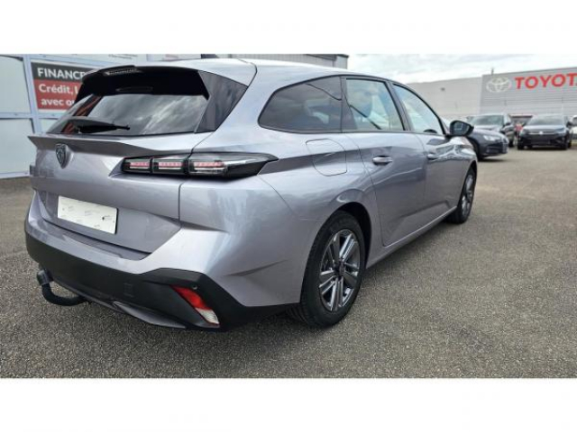 PEUGEOT 308 SW ACTIVE PACK 1.5 BlueHDi 130cv EAT8 + Sièges AV chauffants + Attelage + Navigation connect