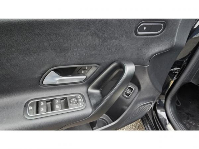 MERCEDES CLASSE A BERLINE Business Line 2L 180d BV 8G-DCT + INTEGRATION SMARTPHONE + écran 10,25 + Sièges chauff