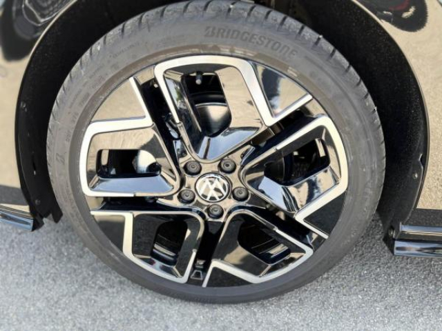 VOLKSWAGEN GOLF R-Line 2.0 TDI 150cv DSG7 + Toit panoramique + JA18 YORK + Pack Hiver + NEUF 0KM