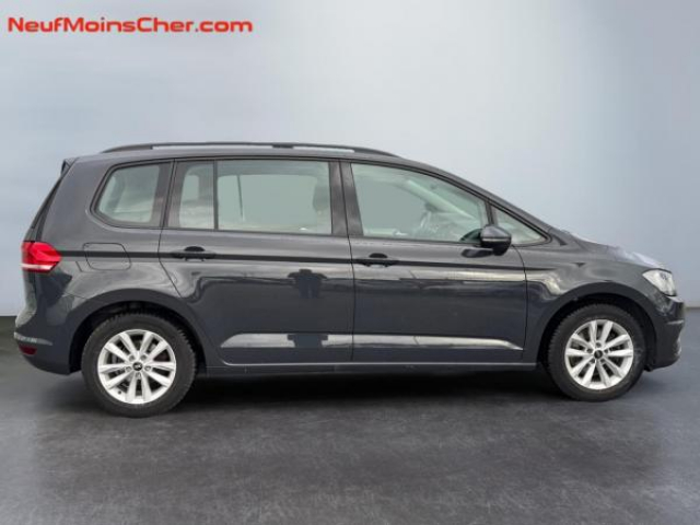 VOLKSWAGEN TOURAN Trendline 2.0 TDI 122cv 7places + Système Navigation Discover Media