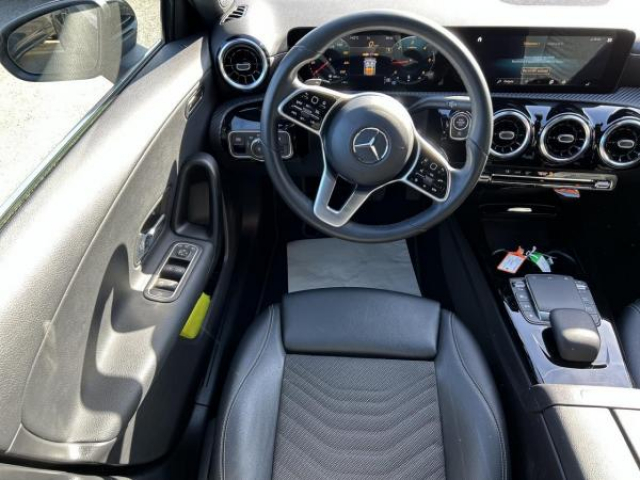 MERCEDES CLASSE A Business Line 2L 180D  8G-DCT + CAMERA DE RECUL