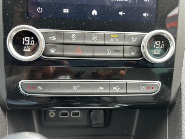 RENAULT Megane Estate Intens 1.5 Blue dCi 115cv + Bose Sound System + Pack Cuir + Easy Parking