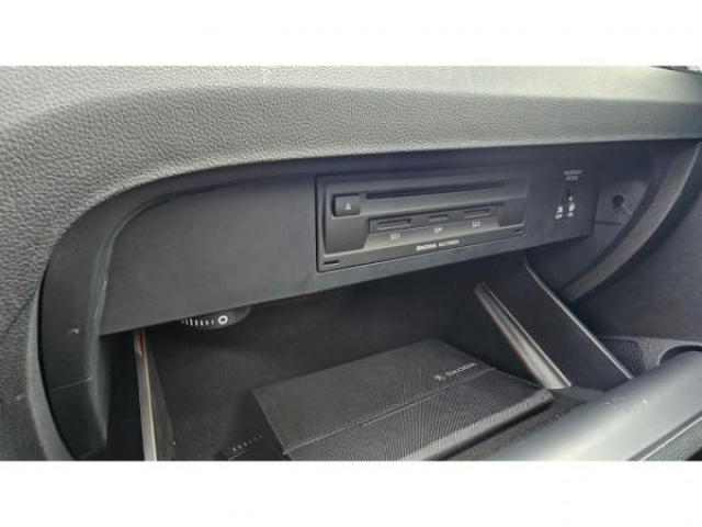 SKODA Octavia combi Style 1.6 TDI 116cv DSG7 + Attelage + Sièges AV Chauffants