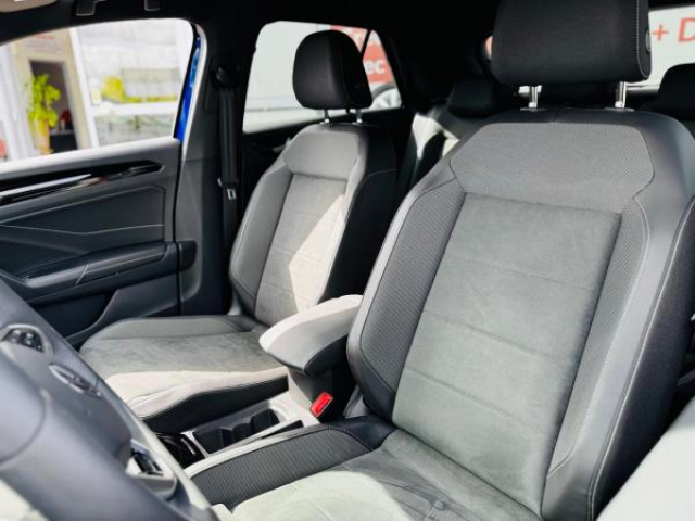 VOLKSWAGEN T-ROC R-Line 2.0 TDI 150cv DSG7 + Matrix LED + Attelage + Pack Black + Pack Easy open + 4 Jantes HIVER