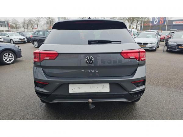VOLKSWAGEN T-ROC STYLE 2.0 TDI 150cv DSG7 Black Style + Attelage + Camera de recul + Hayon elec + Navigation + JA18