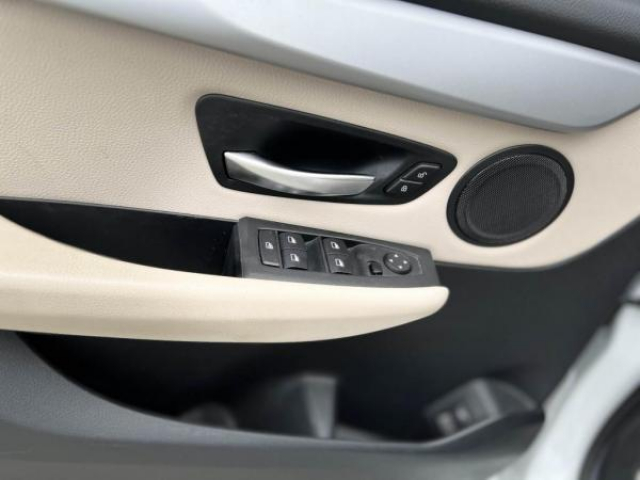 BMW serie 2 gran tourer Advantage 216d 116cv 7 Places + Attelage + Sièges AV chauffants + Intérieur Cuir