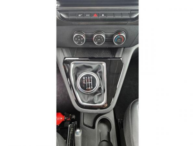 RENAULT KANGOO Zen 1.5 Blue dCi 95cv + Attelage + Antibrouillard + Roue de Secours