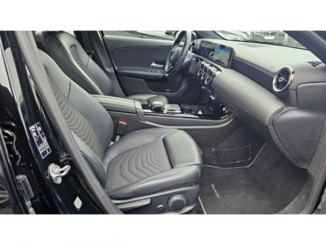 MERCEDES CLASSE A Business Solution 180d BVA 7G-DCT + Sellerie CUIR + Sièges AV chauffants + Navigation