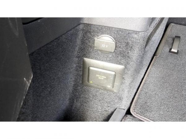 VOLKSWAGEN TOURAN Lounge 2.0 TDI 150cv DSG7 7places + Pack LED directionnel + Toit Ouvrant + Camera de Recul + JA17