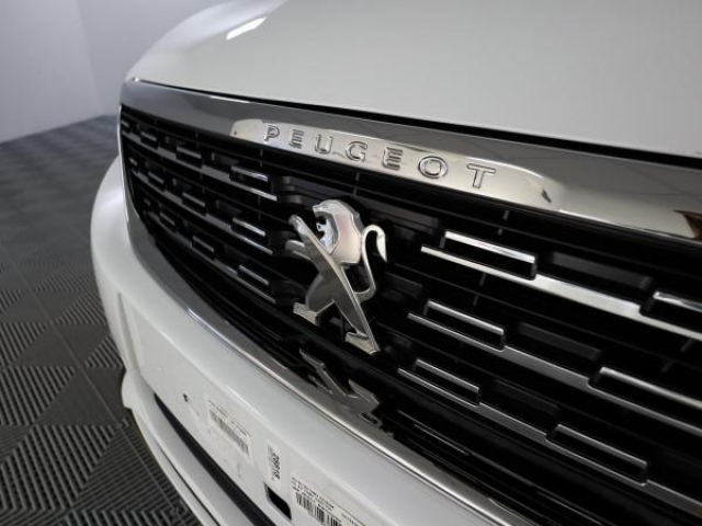 PEUGEOT 308 SW Allure 1.2i PureTech 130cv EAT8 Entretien complet PEUGEOT à jour + Attelage + Jantes 17