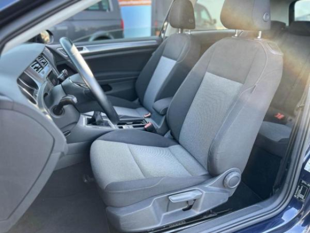 VOLKSWAGEN GOLF TrendLine 1.6 TDI BlueMotion 105cv 1ère Main + Toit ouvrant électrique + GPS + RS