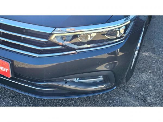 VOLKSWAGEN Passat SW Style 2.0 TDI 122cv DSG7 + Cuir VIENNA + LED MATRIX + Pack Travel Assist + Keyless Access