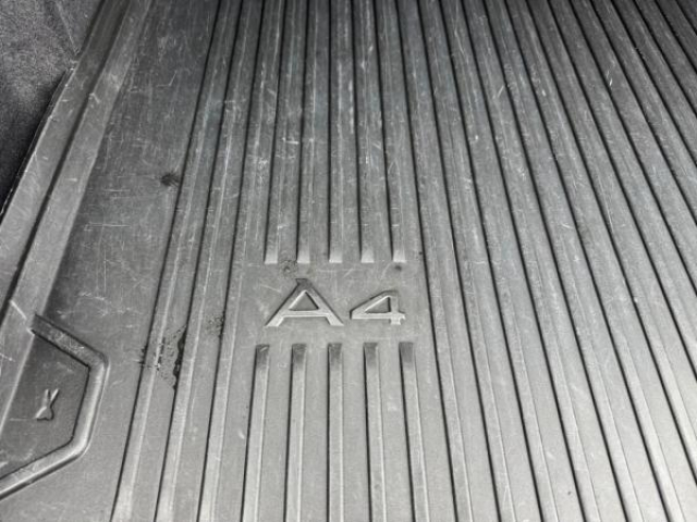 AUDI A4 AVANT S line 2.0 TDI 150cv S-tronic + TOIT PANO + Bang & Olufsen + CAMERA DE RECUL + ATTELAGE ELEC