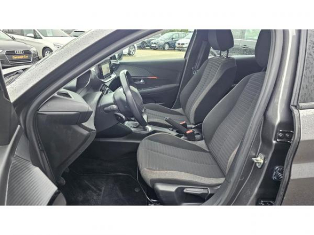 PEUGEOT 208 ACTIVE 1.5 BlueHDi 100cv + Navigation 3D + Aide au stationnement arrière