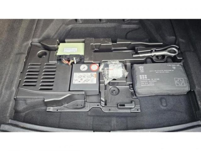 MERCEDES CLASSE A BERLINE BUSINESS LINE 180d 7G-DCT inclus Caméra de recul + SimiliCuir ARTICO + Jantes 16