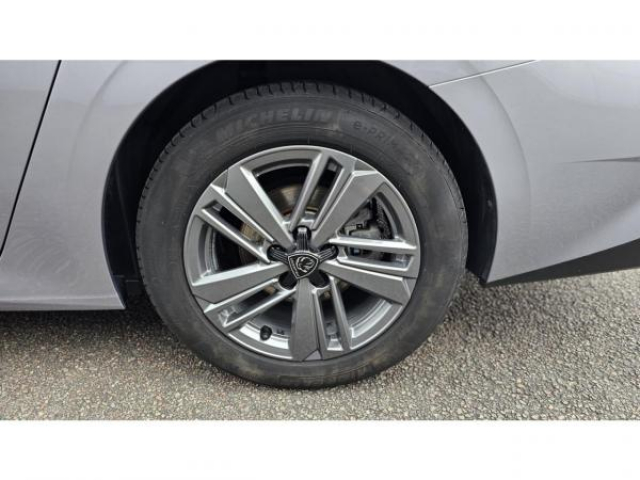 PEUGEOT 308 SW ACTIVE PACK 1.5 BlueHDi 130cv EAT8 + Sièges AV chauffants + Attelage + Navigation connect