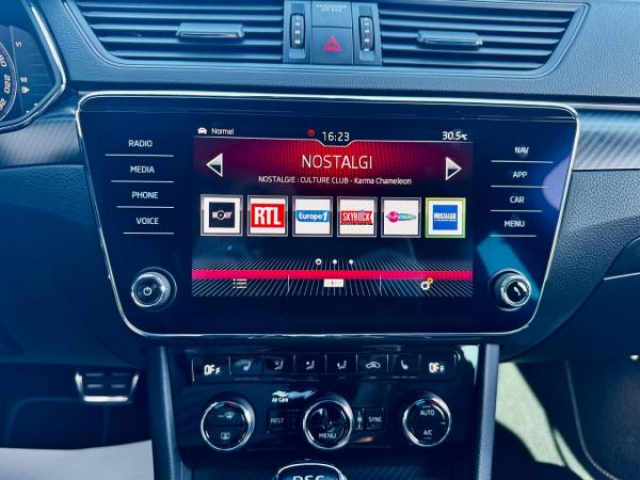 SKODA SUPERB COMBI Sportline 4x4 2.0 TDI 190cv DSG7 + Clim Tri-zone + Sièges av et ar chauffants + Volant Chauff