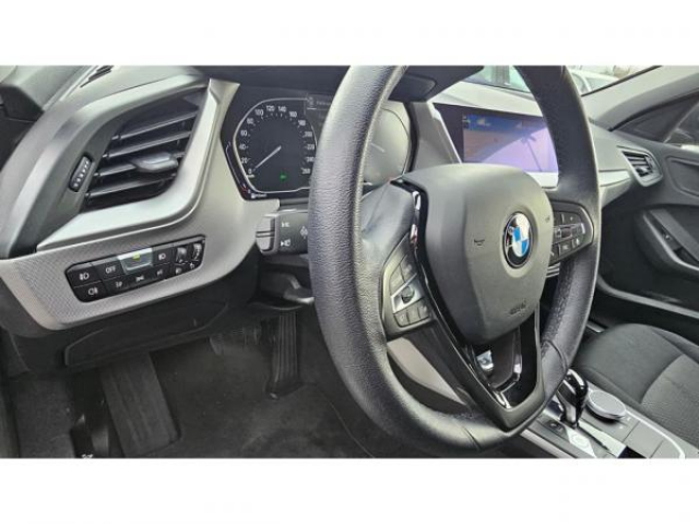 BMW SERIE 1 Advantage 116dA + Carplay + Radar AV et AR + Régulateur de vitesse + Ja16