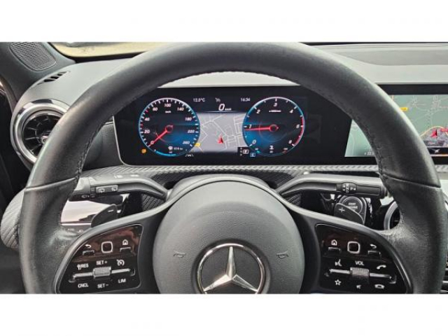 MERCEDES CLASSE A Business Solution 180d BVA 7G-DCT + Sellerie CUIR + Sièges AV chauffants + Navigation