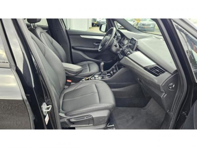 BMW serie 2 gran tourer Design 216d 7 places + Cuir + Sieges AV Chauffants + Carplay