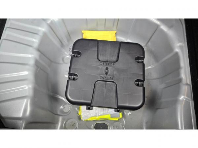 RENAULT CLIO Intens 1.0Tce 90cv X-Tronic + GPS avec écran 9,3 + Camera 360 + Pack Vision + JA17