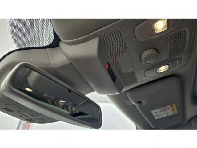 RENAULT Megane Estate Intens 1.5 BluedCi 115cv EDC + Bose + Toit pano + Attelage + Camera + Affichage tête haute