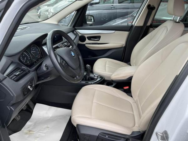 BMW serie 2 gran tourer Advantage 216d 116cv 7 Places + Attelage + Sièges AV chauffants + Intérieur Cuir
