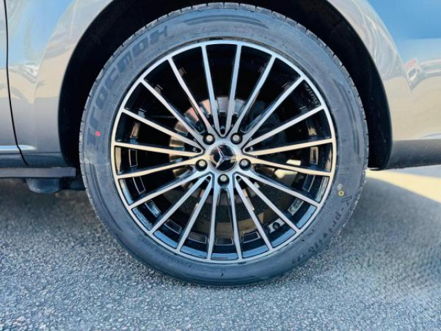 MERCEDES CLASSE V Design Long 220d BVA 9G-Tronic + Attelage amovible + Pack parking + JA19 + TVA RECUPERABLE