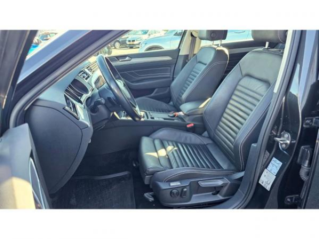 VOLKSWAGEN Passat SW Style 2.0 TDI 122cv DSG7 + Cuir VIENNA + LED MATRIX + Pack Travel Assist + Keyless Access