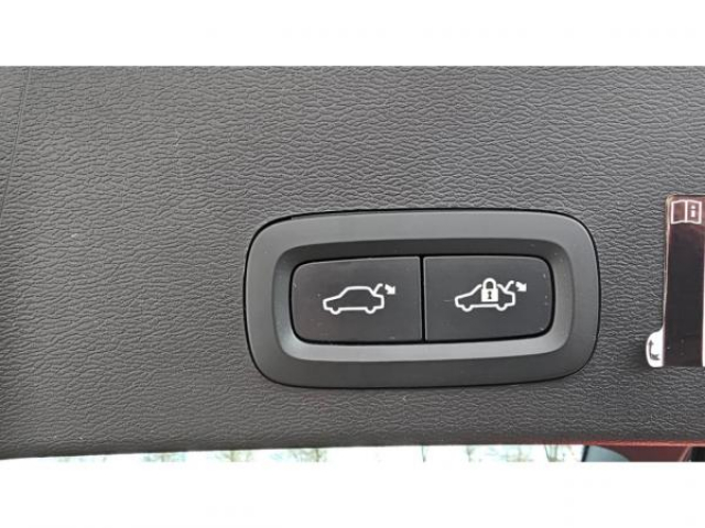 VOLVO XC40 Momentum D3 150cv BVA Geartronic 8 + Pack Hiver + Camera de recul + Navigation