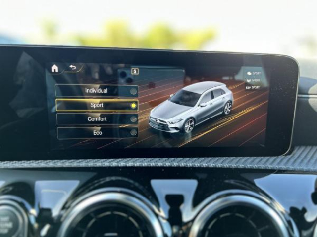 MERCEDES CLASSE A Business Line 2L 180D  8G-DCT + CAMERA DE RECUL