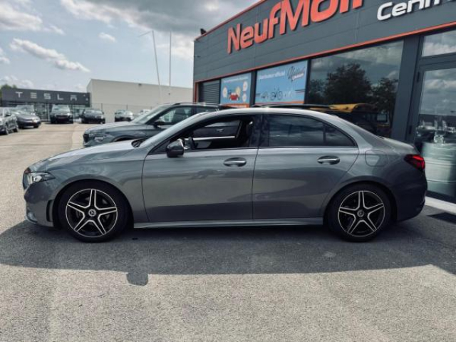 MERCEDES CLASSE A BERLINE AMG Line 200d 8G-DCT + Toit pano + LED Multibeam + Pack Sport Black + Carplay + Sieges AV Elec