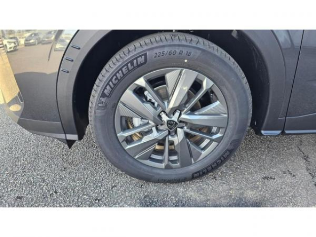 PEUGEOT 5008 Allure Hybrid 145cv e-DCS6 7 Places + Pack Panoramic Navigation + NEUF 0KM