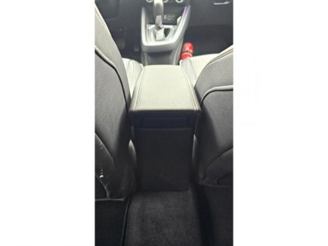 RENAULT CLIO Lutecia 1.0Tce 90cv X-Tronic + GPS avec écran 9,3 + Camera de Recul + JA17 + RS