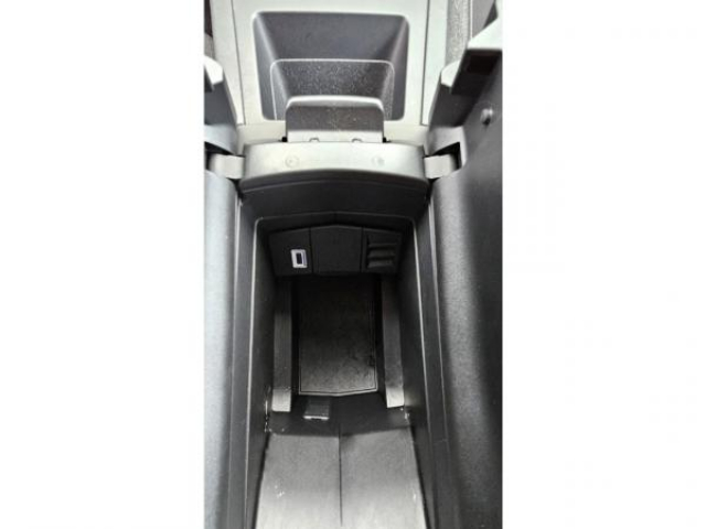 PEUGEOT 308 SW ACTIVE PACK 1.5 BlueHDi 130cv EAT8 + Sièges AV chauffants + Attelage + Navigation connect