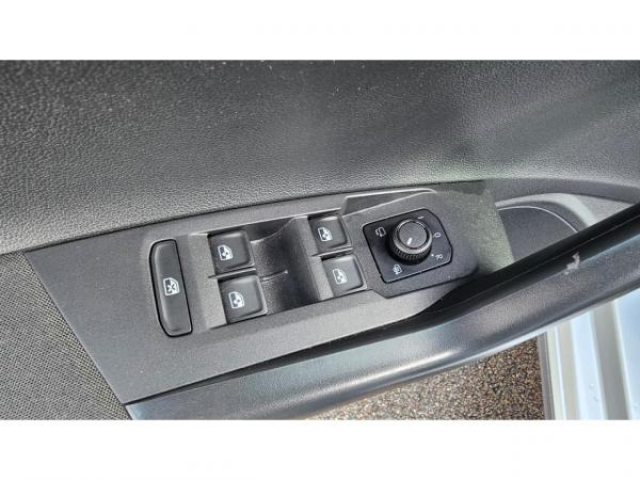 VOLKSWAGEN POLO Confortline 1.6 TDI 95cv DSG7 + Radar AV et AR + Détecteur Angle mort + Antibrouillard AV