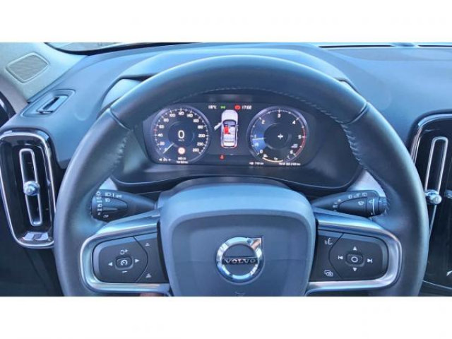 VOLVO XC40 Momentum D3 150cv + Camera de recul + Navigation + Systeme audio