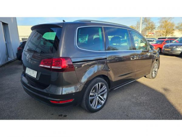 VOLKSWAGEN SHARAN Lounge 2.0TDI 150cv DSG 7pl+Cuir+Toit Pano+Camera+Xenon+Portes electriques+JA18+Alarme