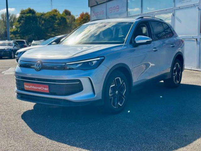 VOLKSWAGEN TIGUAN Life 2.0 TDI 150cv DSG7 + Pack Hiver + Attelage Elec + Camera 360 + Alarme + Ja18