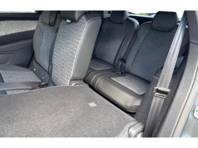 PEUGEOT 5008 Allure Hybrid 145cv e-DCS6 7 Places + Pack Panoramic Navigation + NEUF 0KM
